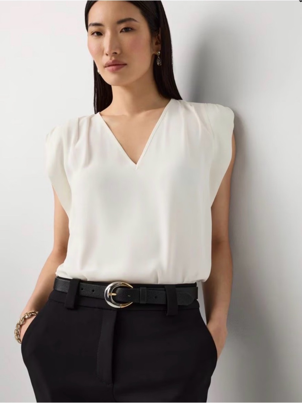 White House Black Market Ivory V-Neck Cap Sleeve Blouse